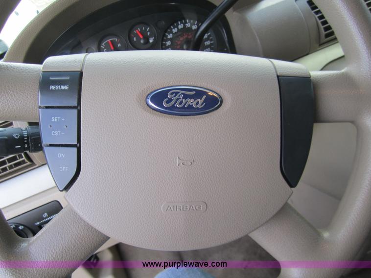 image for item 3217 2006 Ford Freestar SE mini van