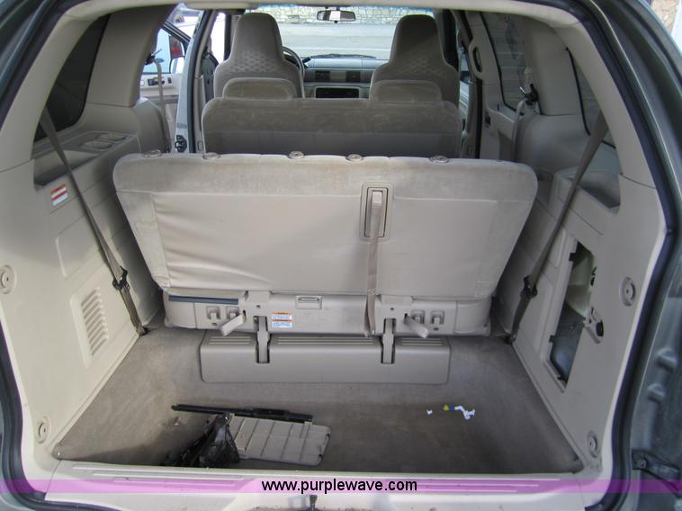 image for item 3217 2006 Ford Freestar SE mini van