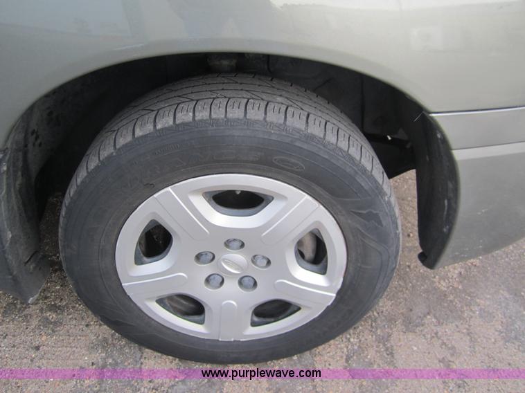 image for item 3217 2006 Ford Freestar SE mini van