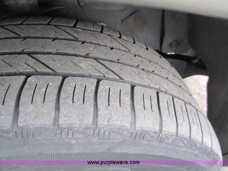 image for item 3217 2006 Ford Freestar SE mini van