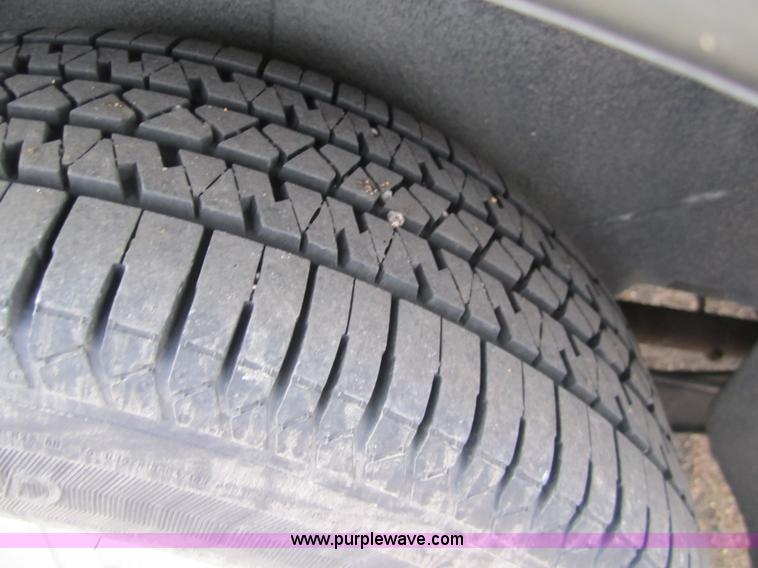 image for item 3217 2006 Ford Freestar SE mini van