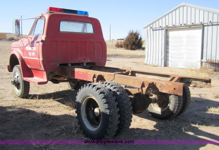 image for item 3435 1971 Chevrolet C50 truck cab and chassis