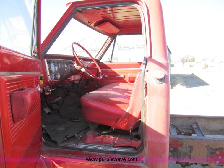 image for item 3435 1971 Chevrolet C50 truck cab and chassis