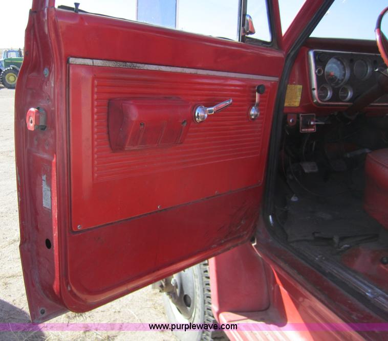 image for item 3435 1971 Chevrolet C50 truck cab and chassis
