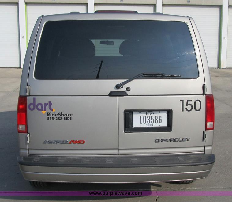 image for item 4034 2005 Chevrolet Astro van