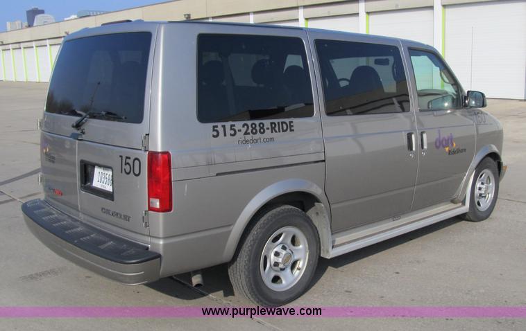 image for item 4034 2005 Chevrolet Astro van