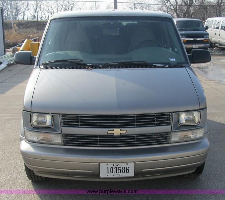 image for item 4034 2005 Chevrolet Astro van