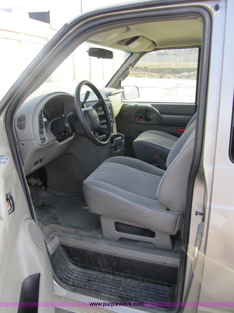 image for item 4034 2005 Chevrolet Astro van