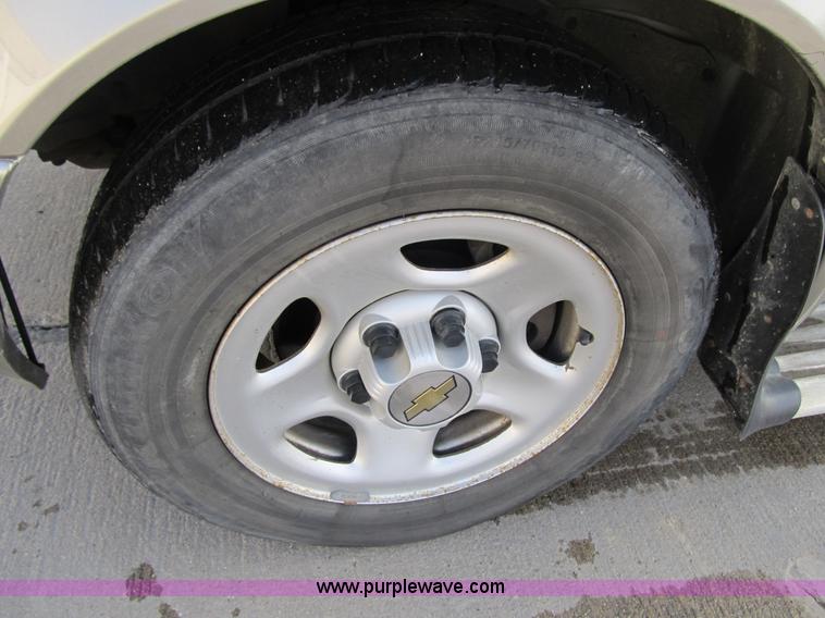 image for item 4036 2005 Chevrolet Astro van