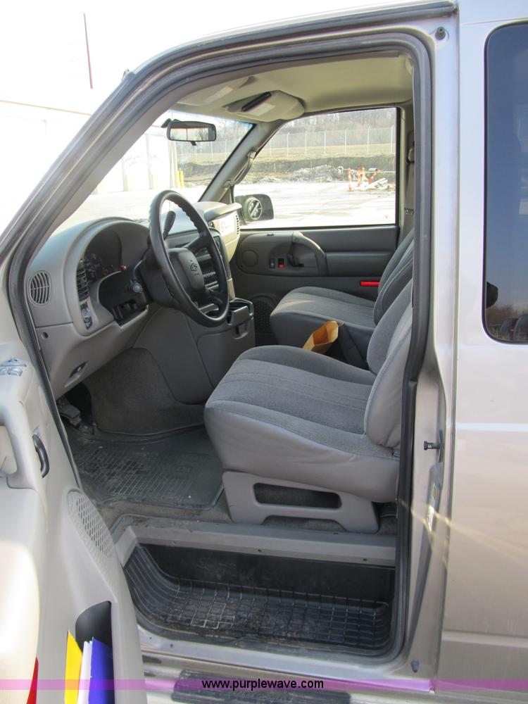 image for item 4036 2005 Chevrolet Astro van