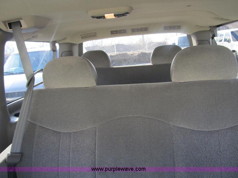 image for item 4036 2005 Chevrolet Astro van