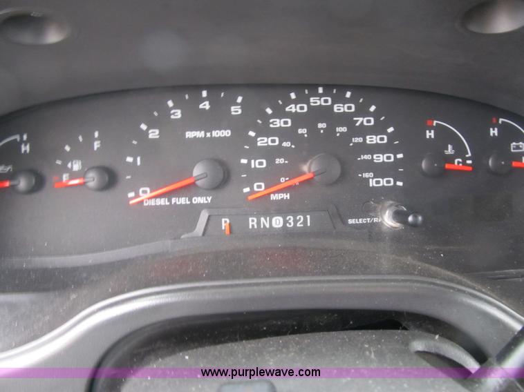 image for item 4061 2004 Ford E450 Super Duty bus