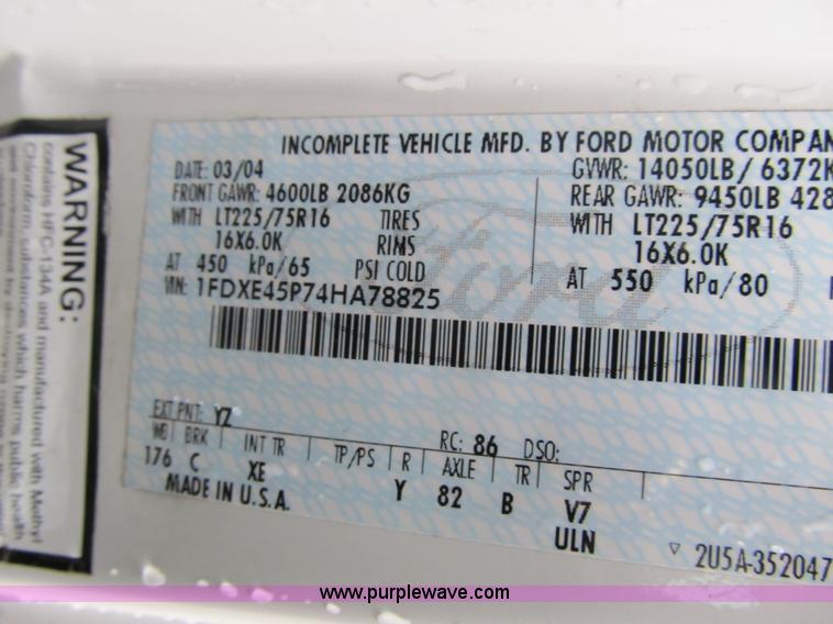 image for item 4061 2004 Ford E450 Super Duty bus
