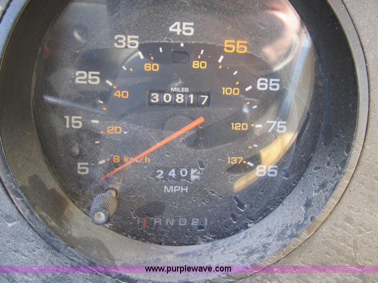 image for item 4078 1987 Dodge D250 pickup truck