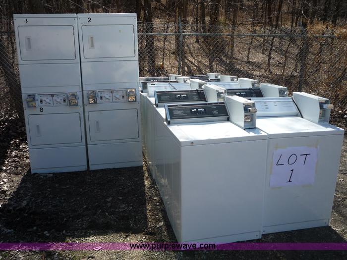 image for item 4452 (10) 1999 Whirlpool washers