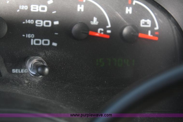 image for item 4981 2004 Ford E350 Super Duty handicap bus