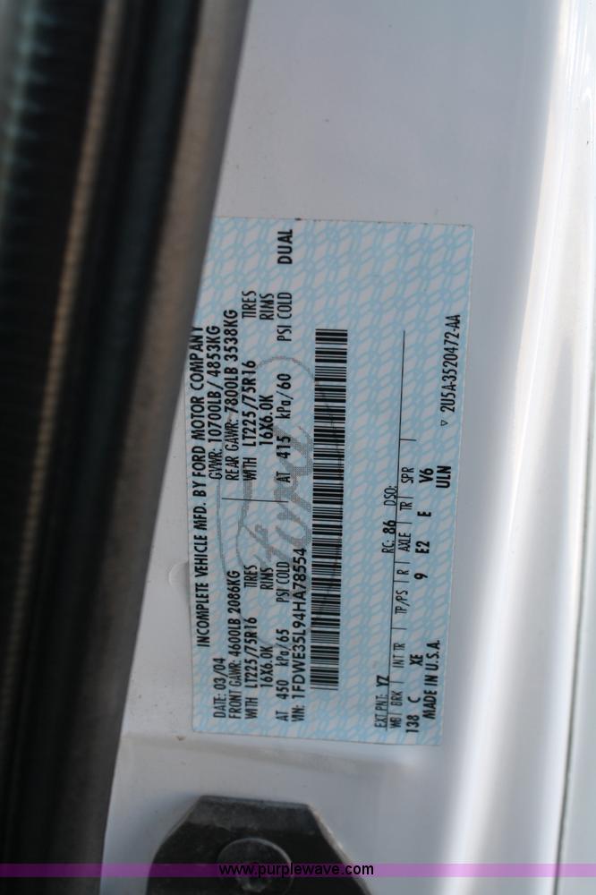 image for item 4981 2004 Ford E350 Super Duty handicap bus