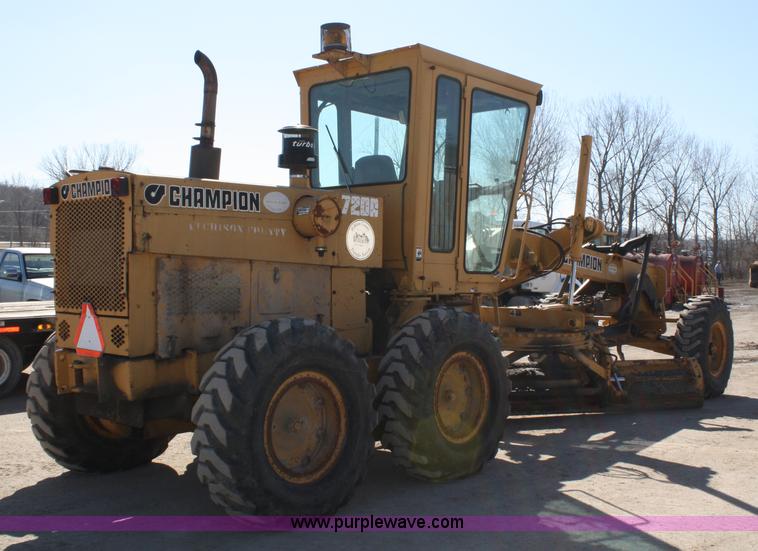 image for item 5058 1989 Champion 720A motor grader