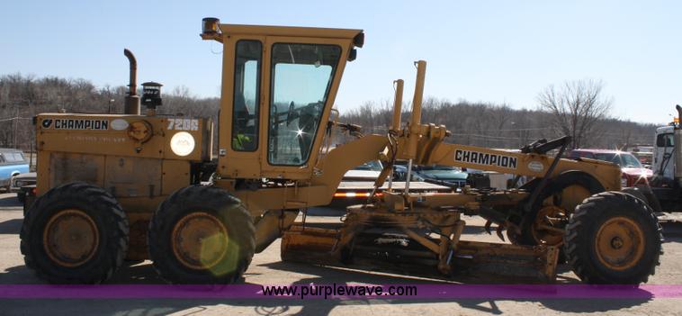 image for item 5058 1989 Champion 720A motor grader