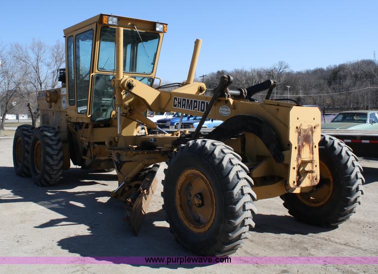 image for item 5058 1989 Champion 720A motor grader