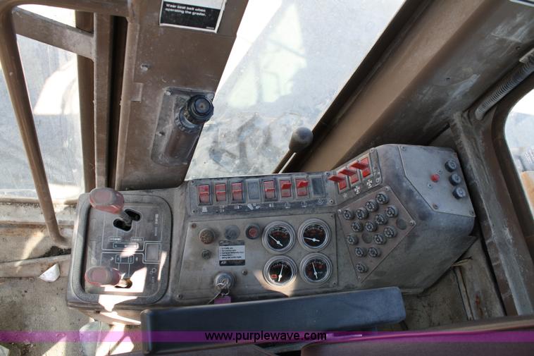 image for item 5058 1989 Champion 720A motor grader