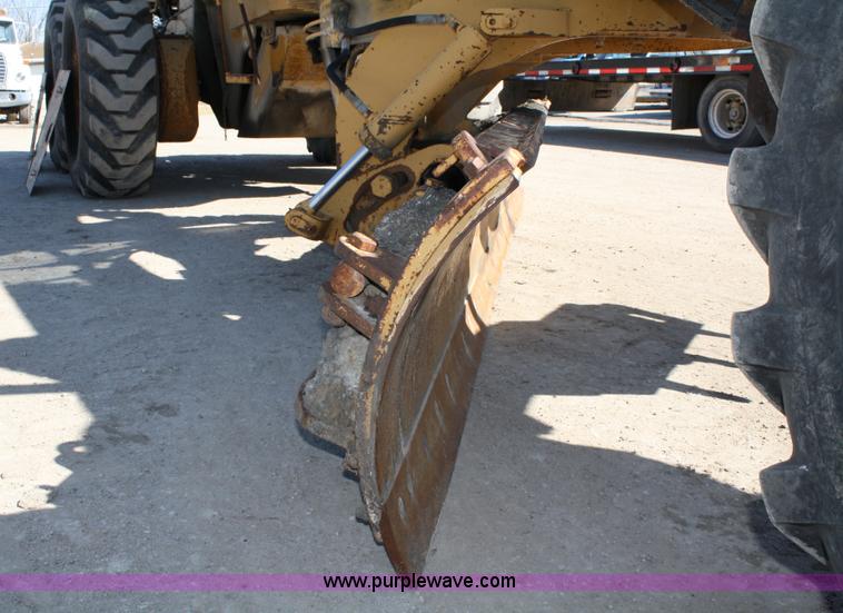 image for item 5058 1989 Champion 720A motor grader