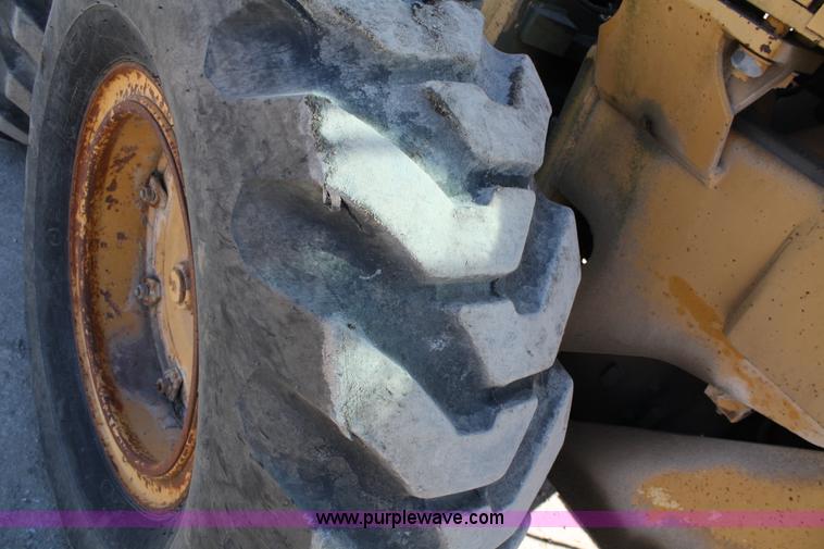 image for item 5058 1989 Champion 720A motor grader