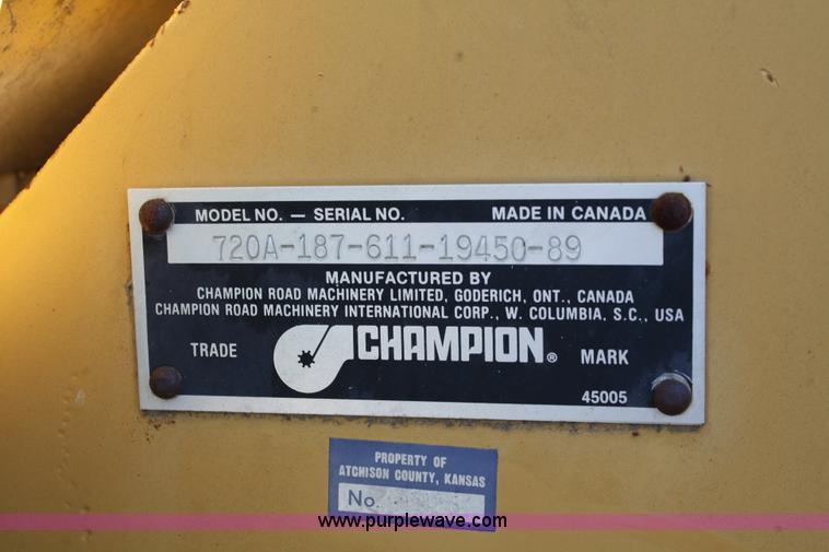 image for item 5058 1989 Champion 720A motor grader