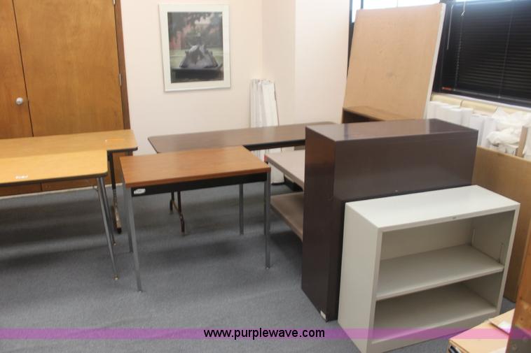 Assorted office furniture in Wichita, KS Item 6088 sold Purple Wave