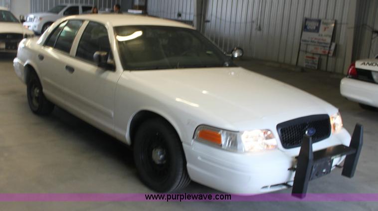 image for item 6152 2002 Ford Crown Victoria Police Interceptor