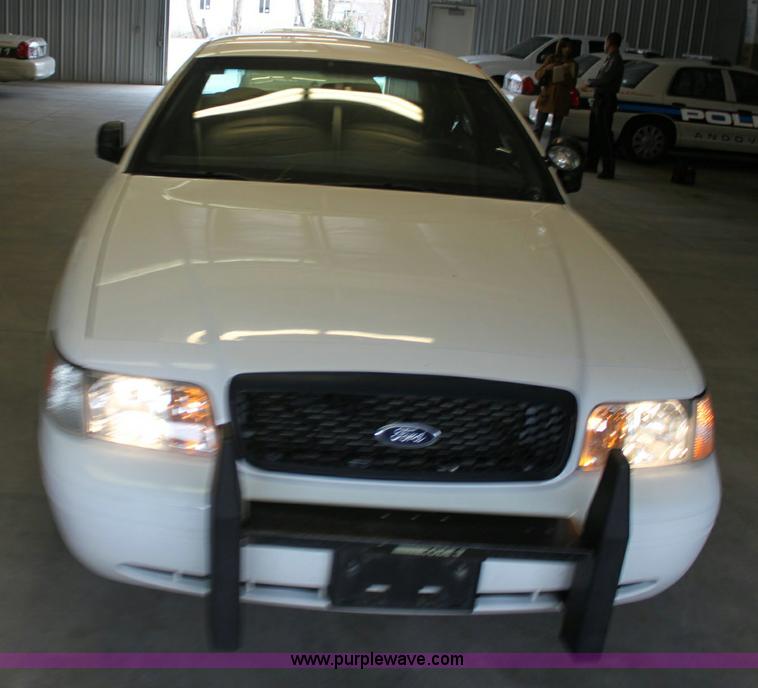 image for item 6152 2002 Ford Crown Victoria Police Interceptor