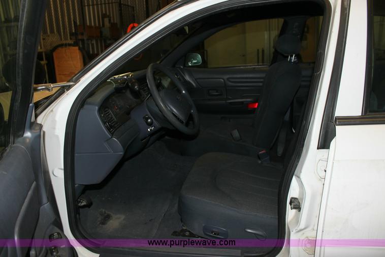 image for item 6152 2002 Ford Crown Victoria Police Interceptor