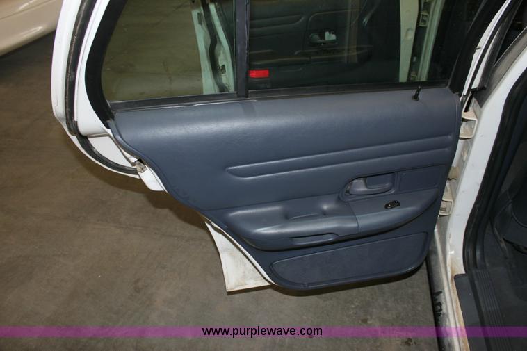 image for item 6152 2002 Ford Crown Victoria Police Interceptor