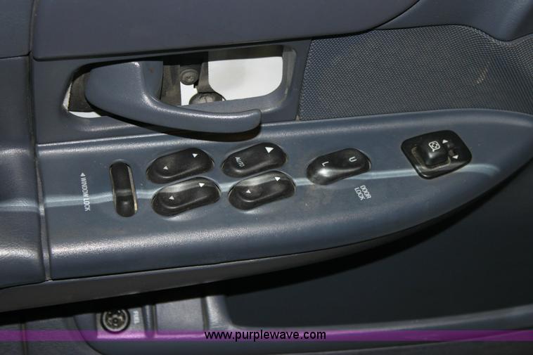 image for item 6152 2002 Ford Crown Victoria Police Interceptor