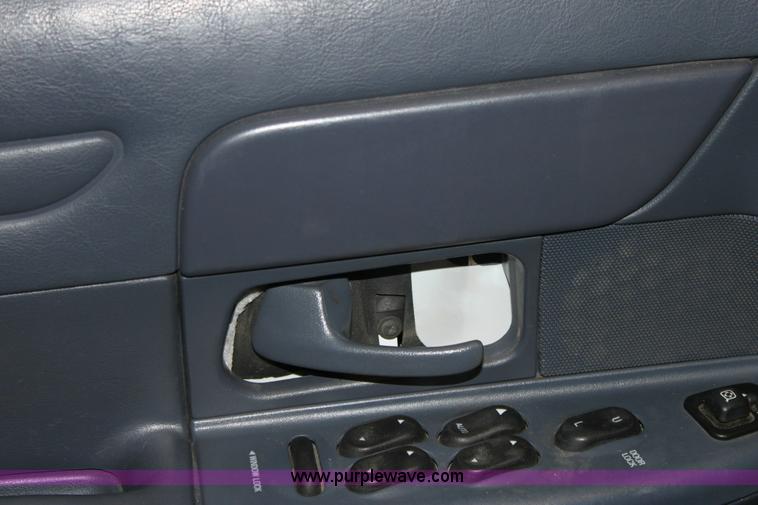 image for item 6152 2002 Ford Crown Victoria Police Interceptor