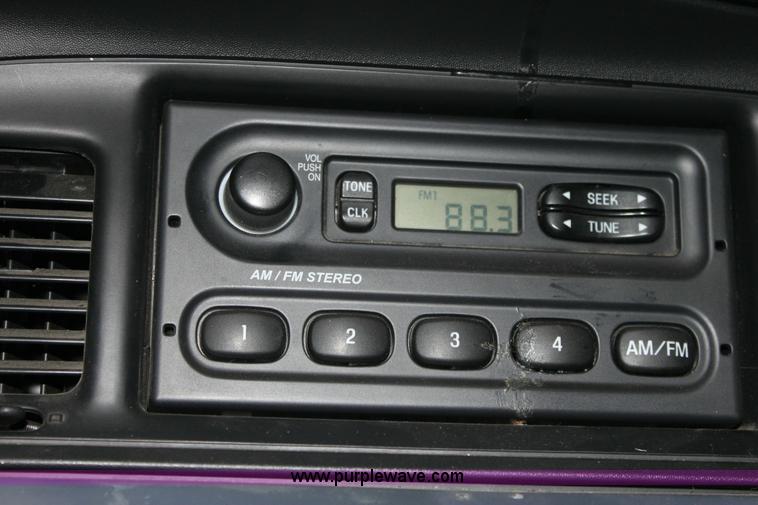 image for item 6152 2002 Ford Crown Victoria Police Interceptor