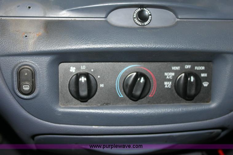 image for item 6152 2002 Ford Crown Victoria Police Interceptor