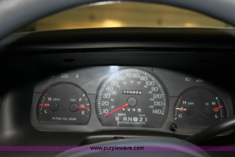 image for item 6152 2002 Ford Crown Victoria Police Interceptor