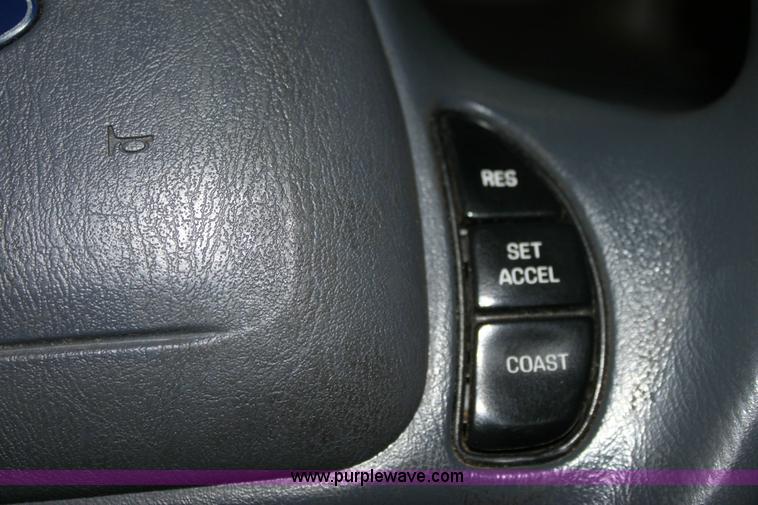 image for item 6152 2002 Ford Crown Victoria Police Interceptor