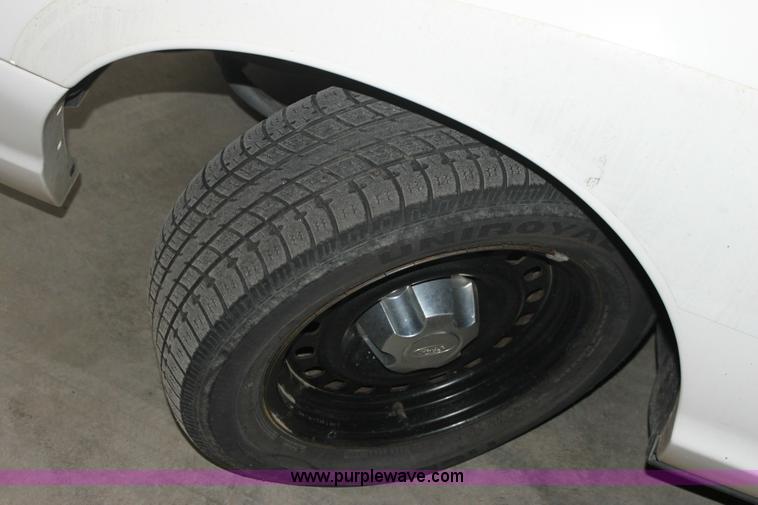 image for item 6152 2002 Ford Crown Victoria Police Interceptor