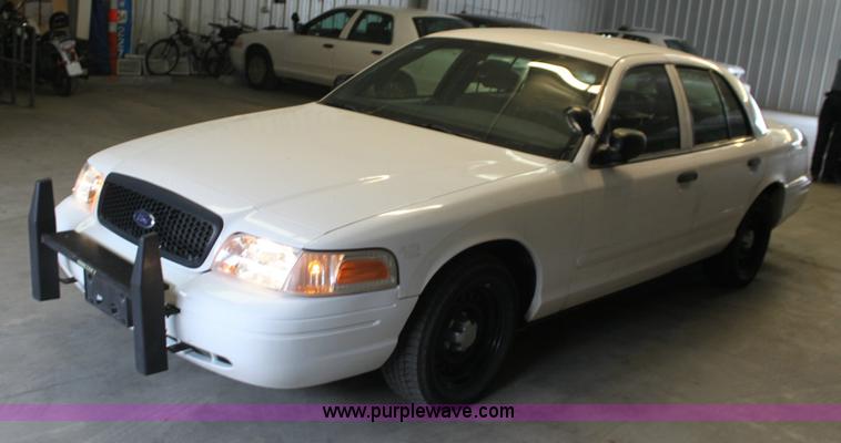 image for item 6152 2002 Ford Crown Victoria Police Interceptor