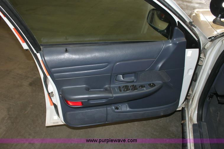 image for item 6153 2002 Ford Crown Victoria Police Interceptor
