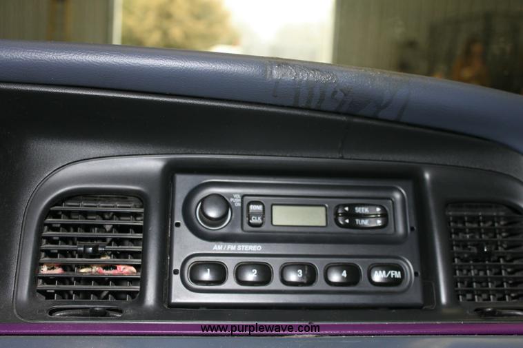 image for item 6153 2002 Ford Crown Victoria Police Interceptor