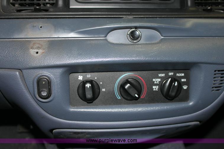 image for item 6153 2002 Ford Crown Victoria Police Interceptor