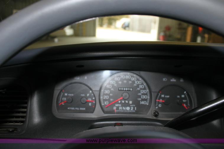 image for item 6153 2002 Ford Crown Victoria Police Interceptor