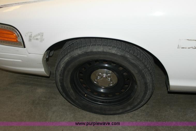 image for item 6153 2002 Ford Crown Victoria Police Interceptor