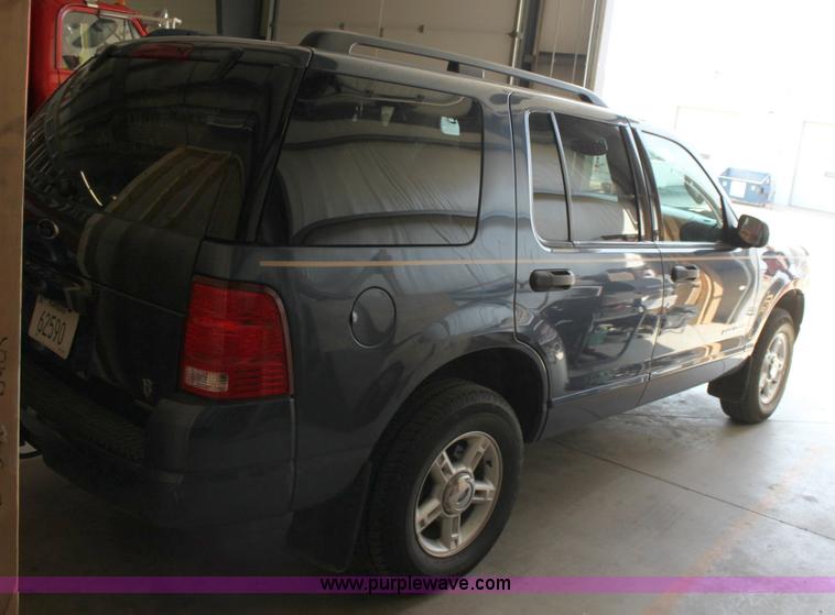 image for item 6343 2004 Ford Explorer XLT SUV