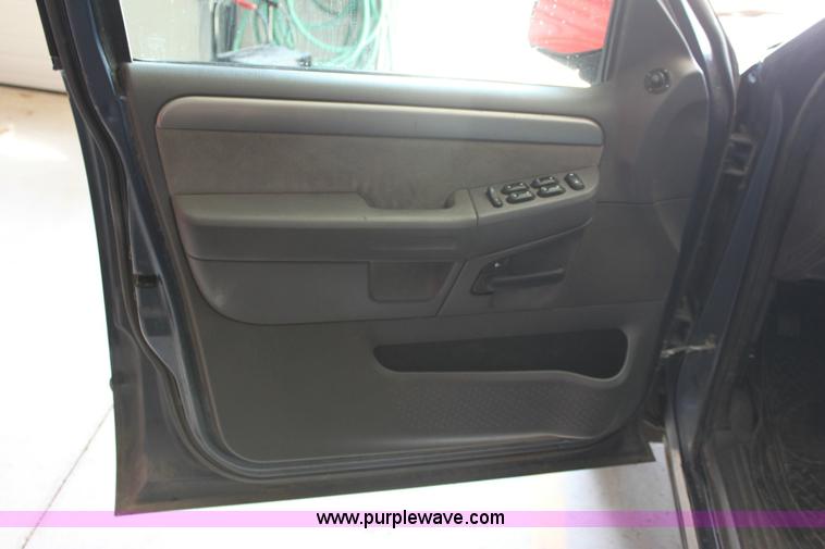 image for item 6343 2004 Ford Explorer XLT SUV