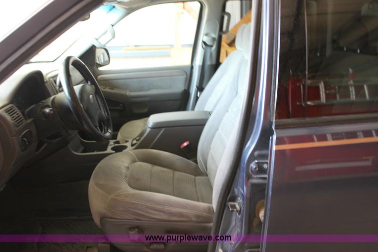image for item 6343 2004 Ford Explorer XLT SUV