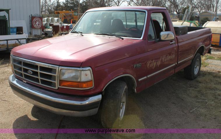 image for item 6345 1995 Ford F150 XLT pickup truck